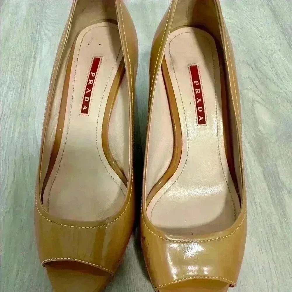 Prada Peep Toe Wedge Espadrille Heels Tan Patent Leather Size 37.5 us 7